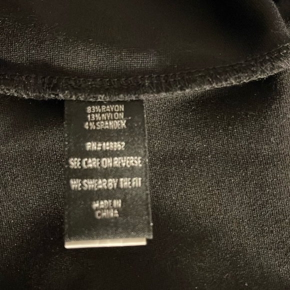 NWOT Torrid Pencil Skirt. 6” Back Slit. 26” Length. Torrid Size 0=12 - Picture 5 of 5